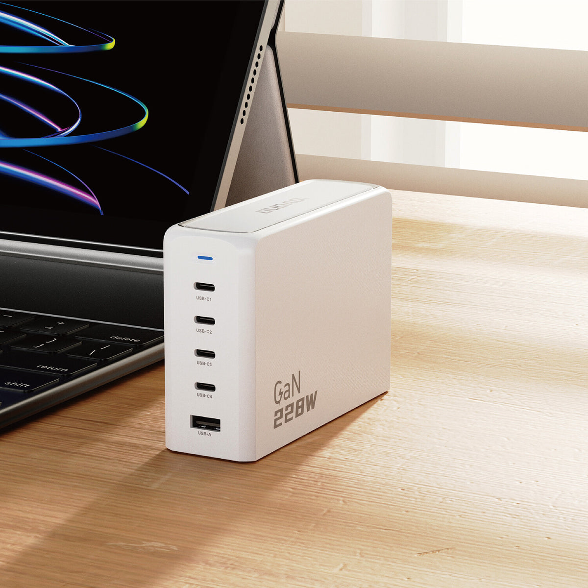 DUDAO A228EU 228Watt GaN 4xUSB-C+ 1xUSB-A Universal Vit AC Snabb laddning inomhus